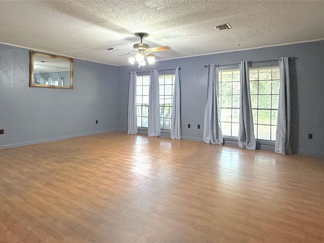 209 Emerald Drive, Thibodaux, LA 70301