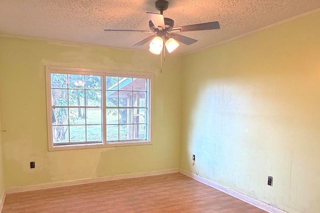 209 Emerald Drive, Thibodaux, LA 70301