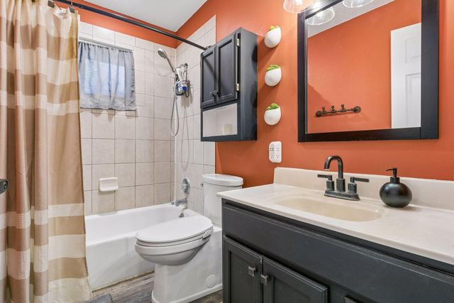 833 Oriole Drive, Apple Valley, MN 55124
