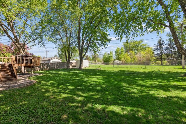 833 Oriole Drive, Apple Valley, MN 55124