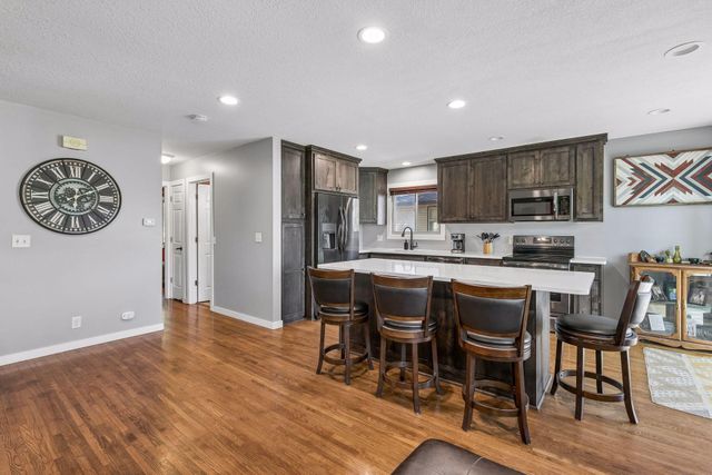 833 Oriole Drive, Apple Valley, MN 55124