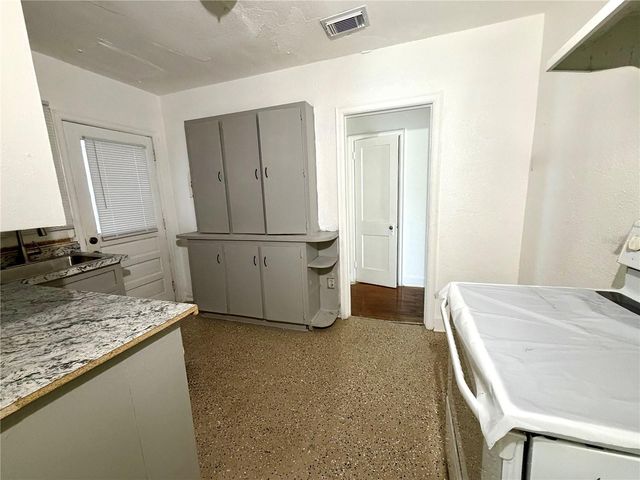 629 AVENUE A NE, Winter Haven, FL 33881