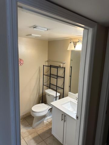 4197 N HAVERHILL Road 215, West Palm Beach, FL 33417