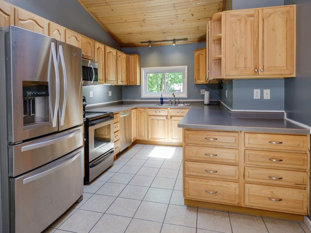 52120 Kern Drive, Three Rivers, MI 49093