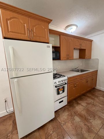 7000 23RD St 42, Miami, FL 33155