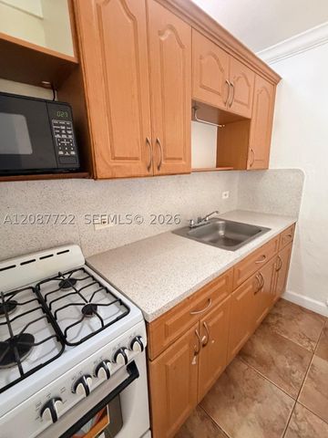 7000 23RD St 42, Miami, FL 33155