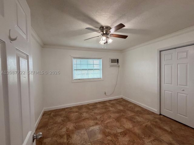 7000 23RD St 42, Miami, FL 33155