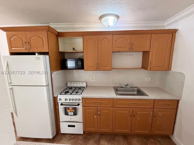 7000 23RD St 42, Miami, FL 33155