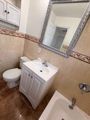 7000 23RD St 42, Miami, FL 33155