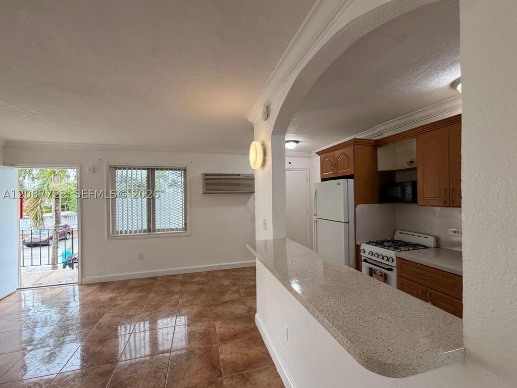 7000 23RD St 42, Miami, FL 33155