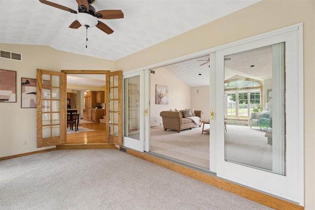 W2880 OAKRIDGE DRIVE, Appleton, WI 54915