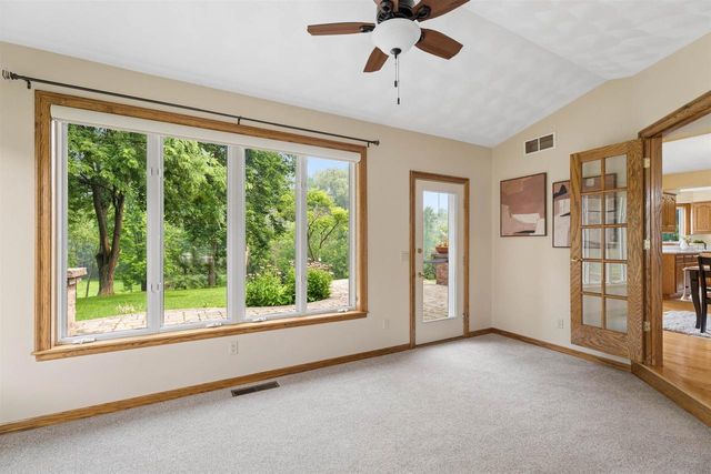 W2880 OAKRIDGE DRIVE, Appleton, WI 54915