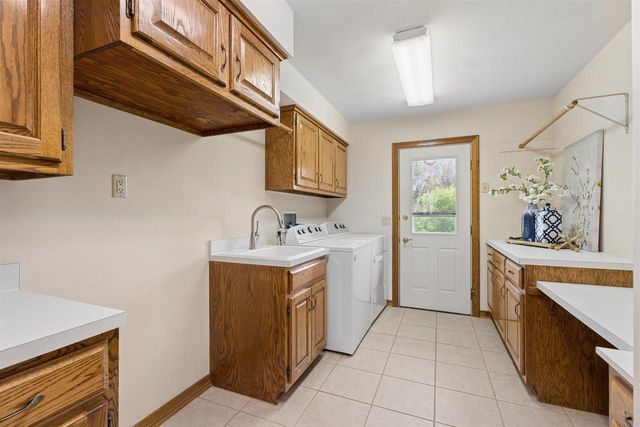 W2880 OAKRIDGE DRIVE, Appleton, WI 54915