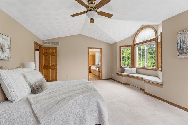W2880 OAKRIDGE DRIVE, Appleton, WI 54915