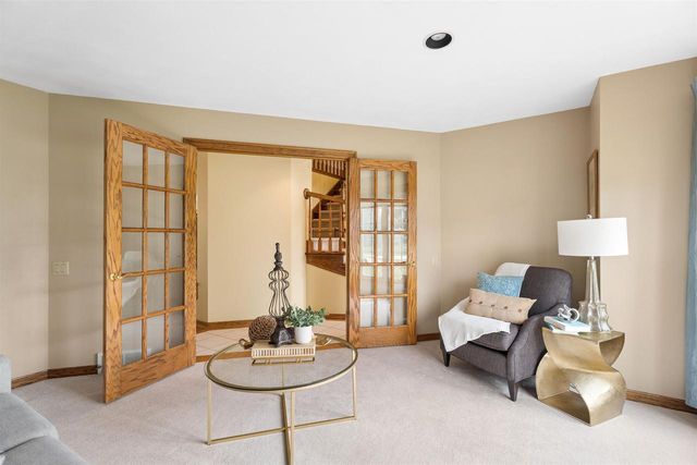 W2880 OAKRIDGE DRIVE, Appleton, WI 54915