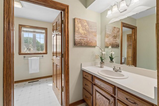 W2880 OAKRIDGE DRIVE, Appleton, WI 54915