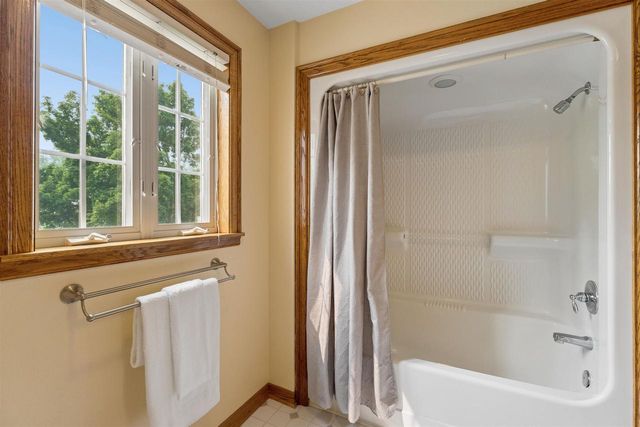 W2880 OAKRIDGE DRIVE, Appleton, WI 54915