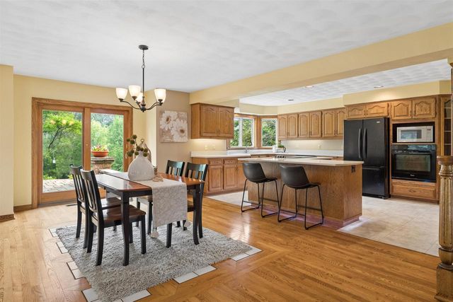 W2880 OAKRIDGE DRIVE, Appleton, WI 54915