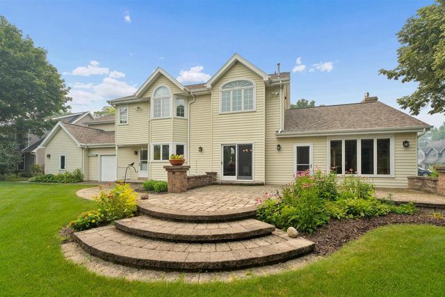 W2880 OAKRIDGE DRIVE, Appleton, WI 54915