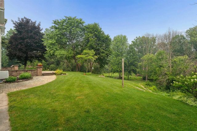 W2880 OAKRIDGE DRIVE, Appleton, WI 54915
