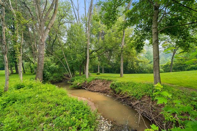 W2880 OAKRIDGE DRIVE, Appleton, WI 54915