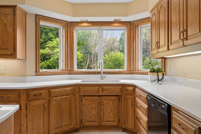 W2880 OAKRIDGE DRIVE, Appleton, WI 54915