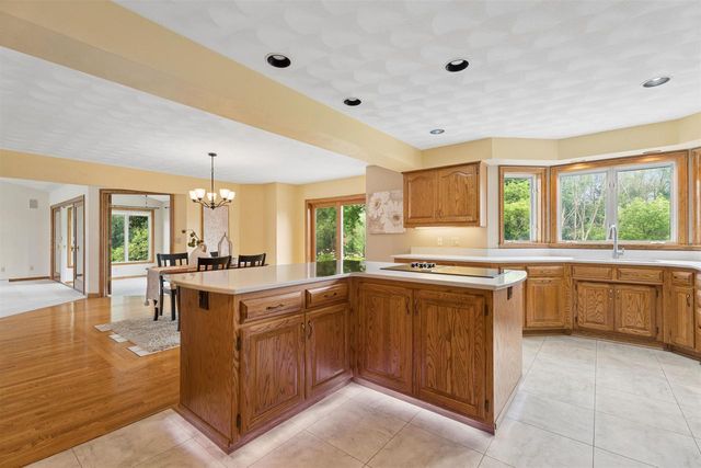 W2880 OAKRIDGE DRIVE, Appleton, WI 54915
