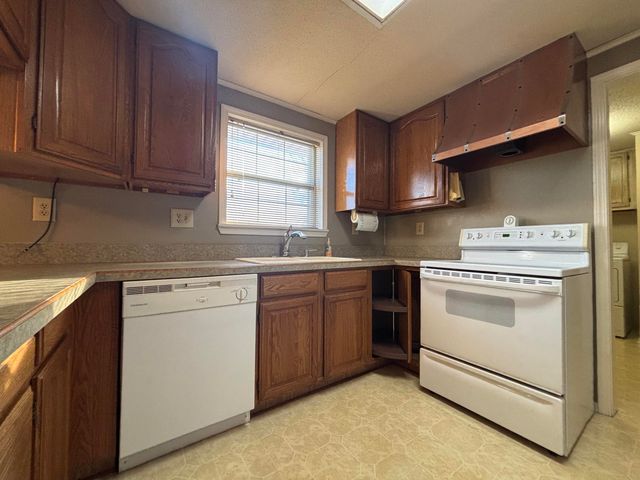 4130 E Zora Street, Webb City, MO 64870