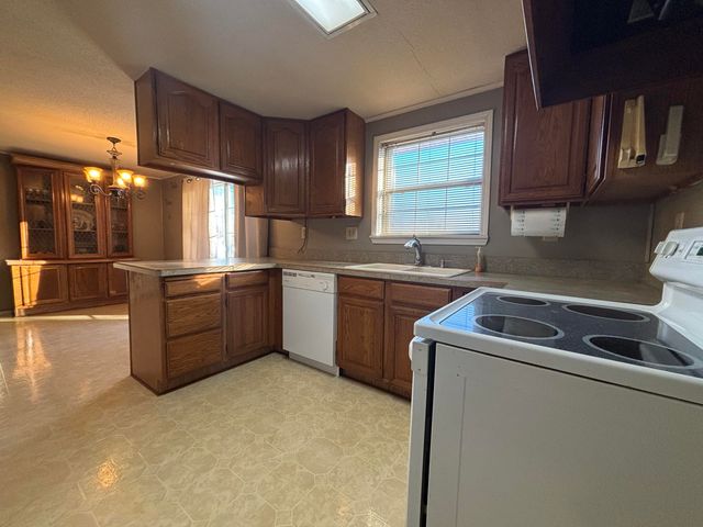 4130 E Zora Street, Webb City, MO 64870