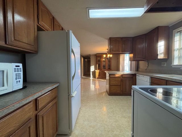 4130 E Zora Street, Webb City, MO 64870