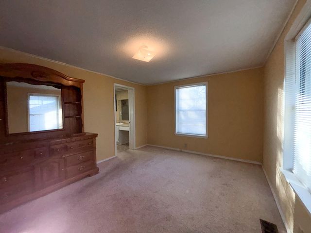 4130 E Zora Street, Webb City, MO 64870