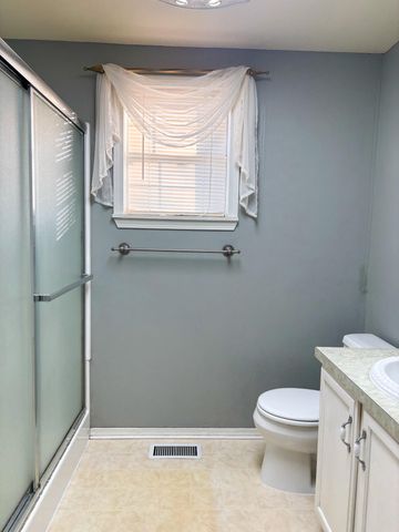 4130 E Zora Street, Webb City, MO 64870