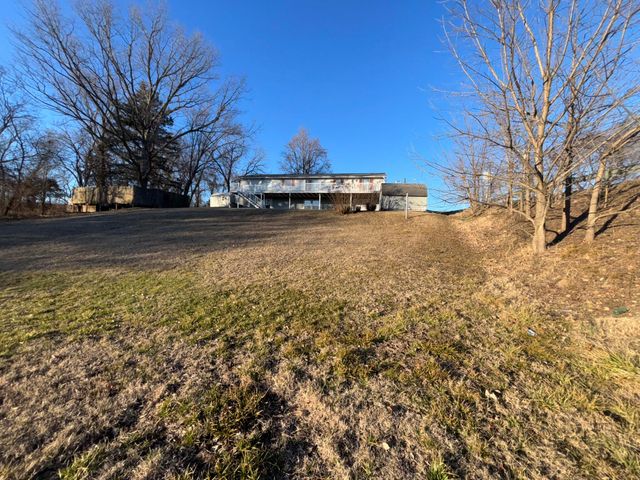 4130 E Zora Street, Webb City, MO 64870