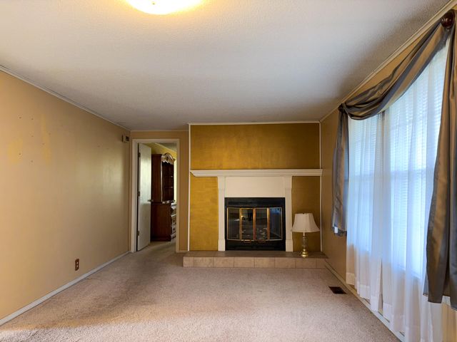 4130 E Zora Street, Webb City, MO 64870