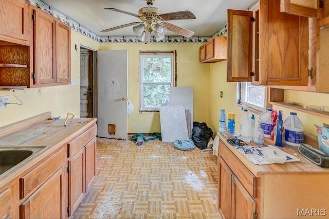 200 Sering Avenue, Alton, IL 62002