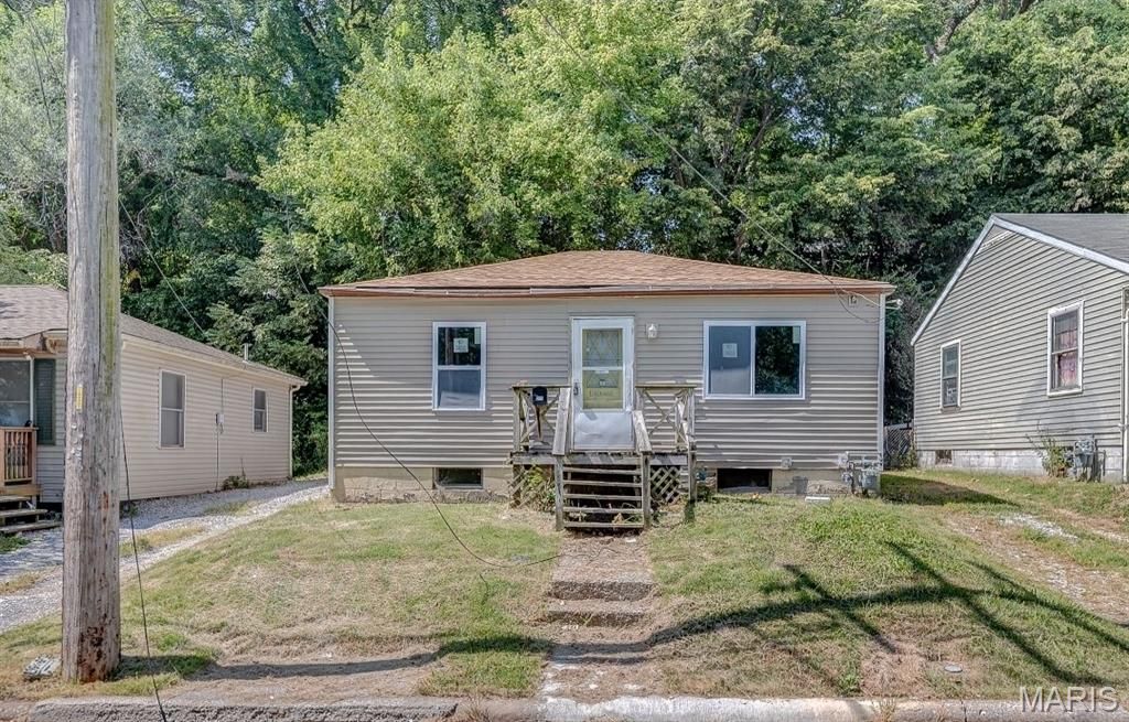 200 Sering Avenue, Alton, IL 62002