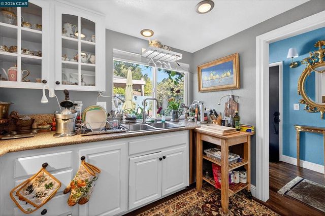 4420 Eagle Peak Rd B, Concord, CA 94521