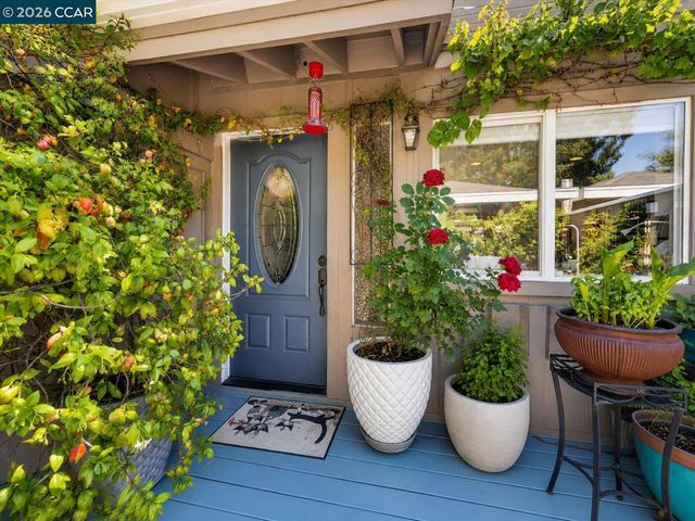 4420 Eagle Peak Rd B, Concord, CA 94521