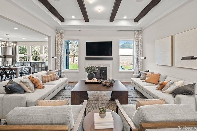 13732 EAGLES WAY Drive, Shelby Charter Township, MI 48315