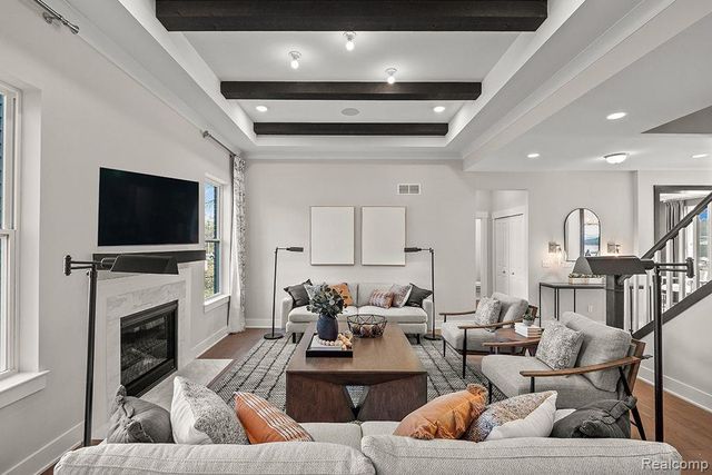 13732 EAGLES WAY Drive, Shelby Charter Township, MI 48315