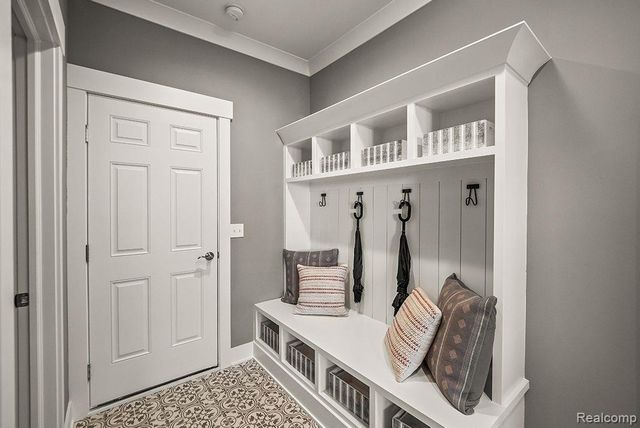 13732 EAGLES WAY Drive, Shelby Charter Township, MI 48315