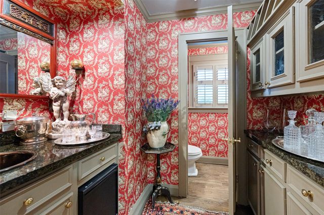 2320 Wroxton Road, Houston, TX 77005