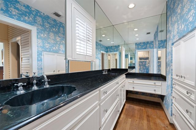 2320 Wroxton Road, Houston, TX 77005