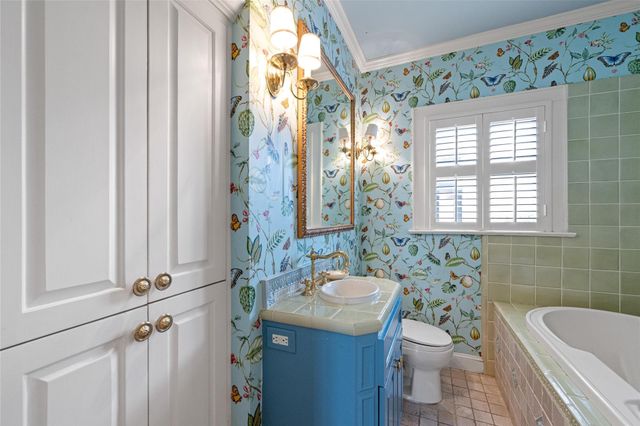 2320 Wroxton Road, Houston, TX 77005