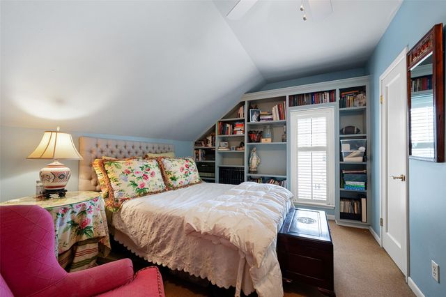 2320 Wroxton Road, Houston, TX 77005