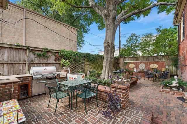 2320 Wroxton Road, Houston, TX 77005