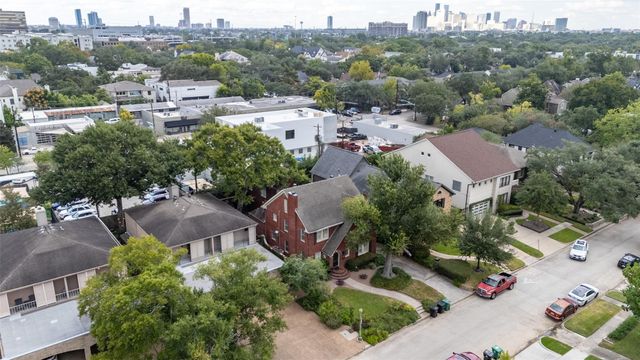 2320 Wroxton Road, Houston, TX 77005