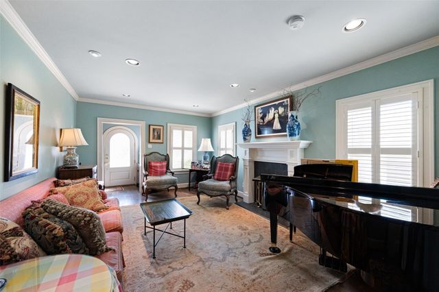 2320 Wroxton Road, Houston, TX 77005