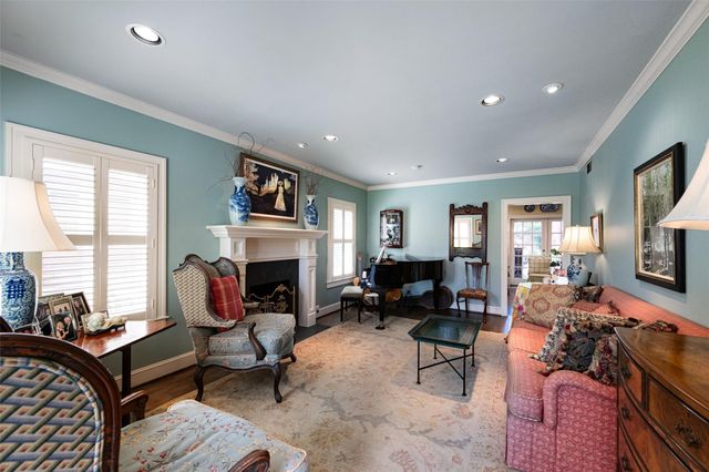 2320 Wroxton Road, Houston, TX 77005
