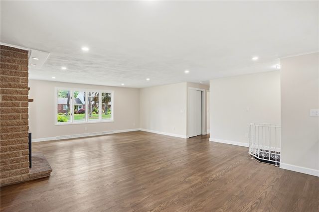 9 Apple Blossom Lane, Coventry, RI 02816